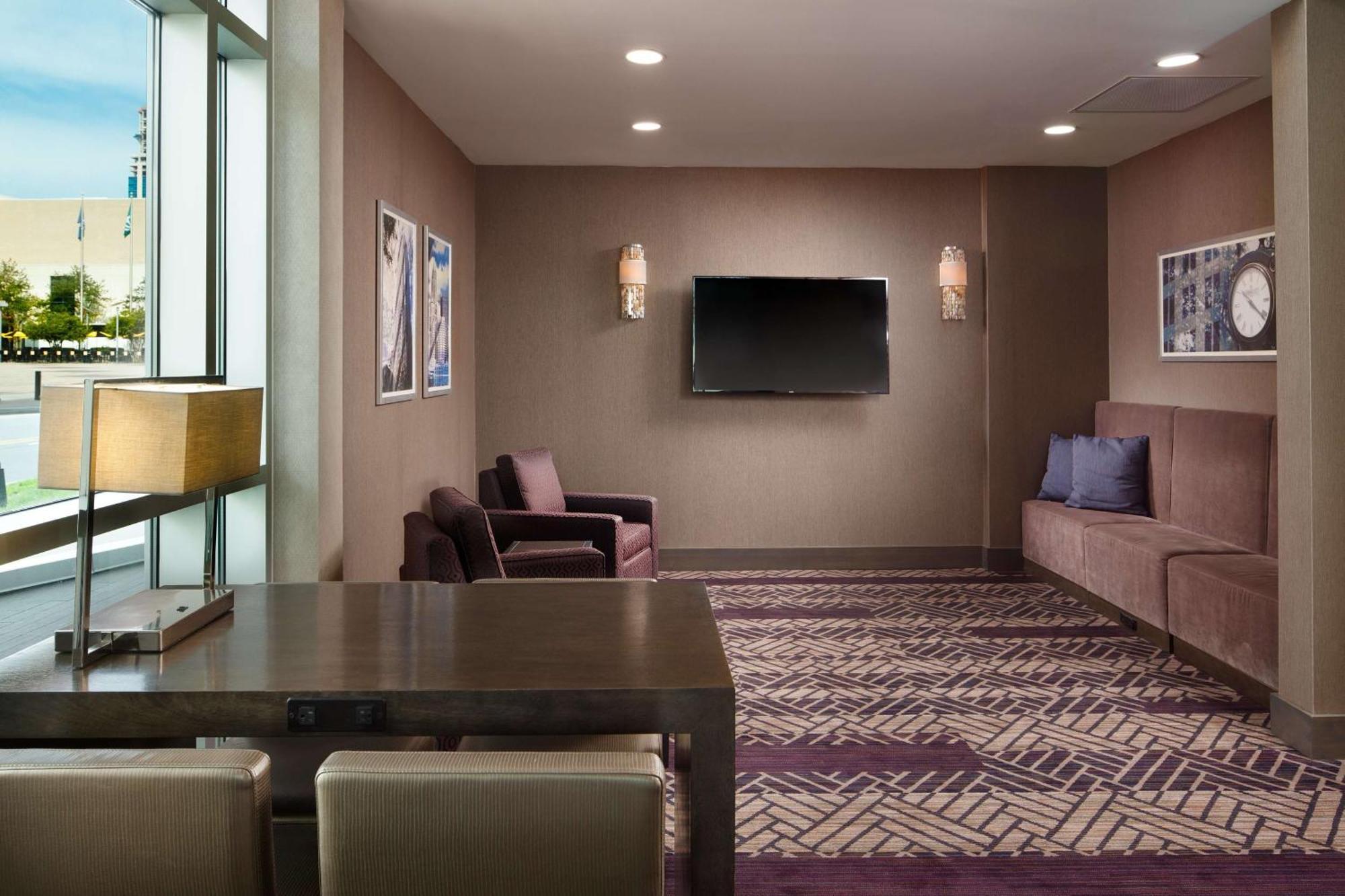 Embassy Suites By Hilton Charlotte Uptown Экстерьер фото