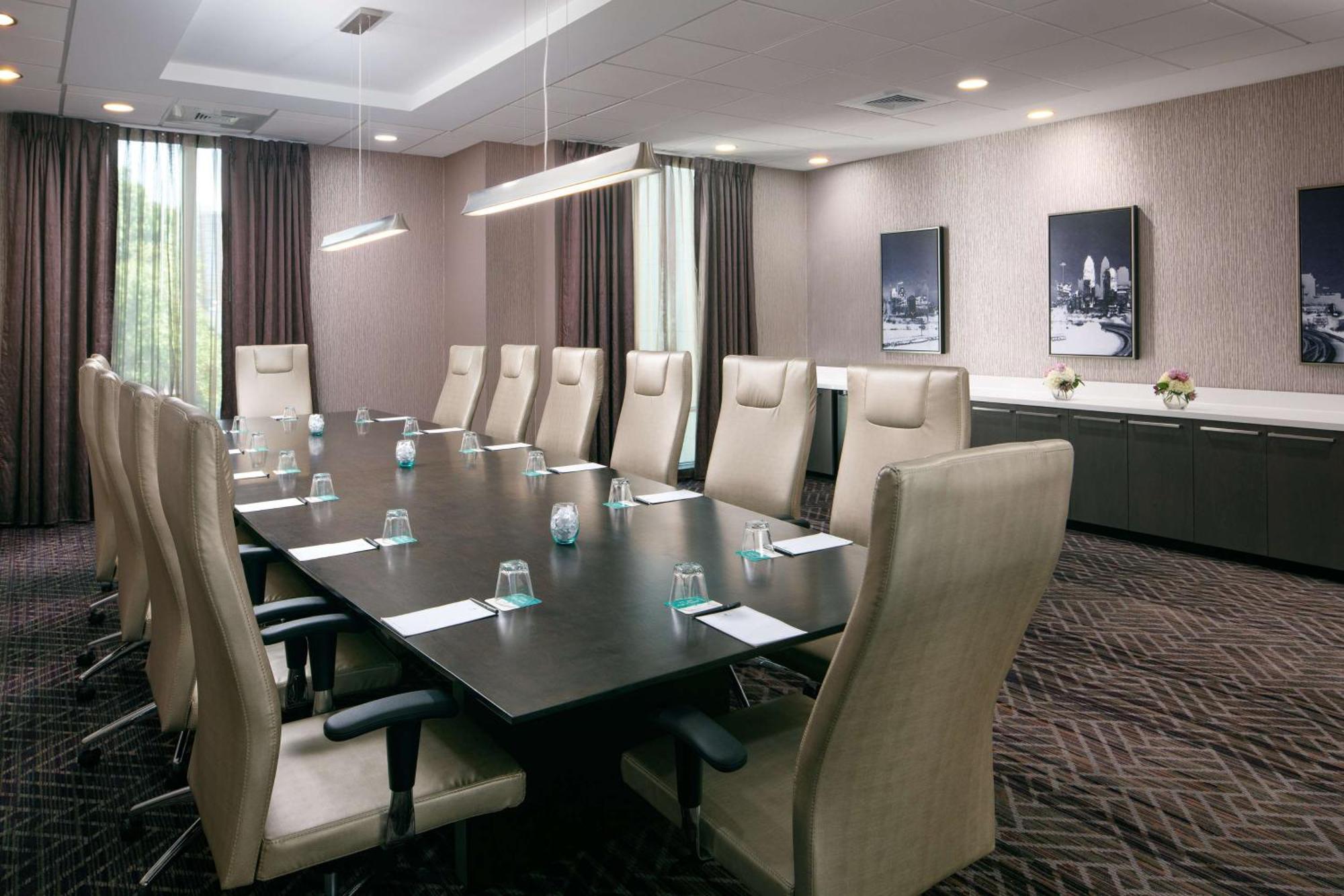 Embassy Suites By Hilton Charlotte Uptown Экстерьер фото