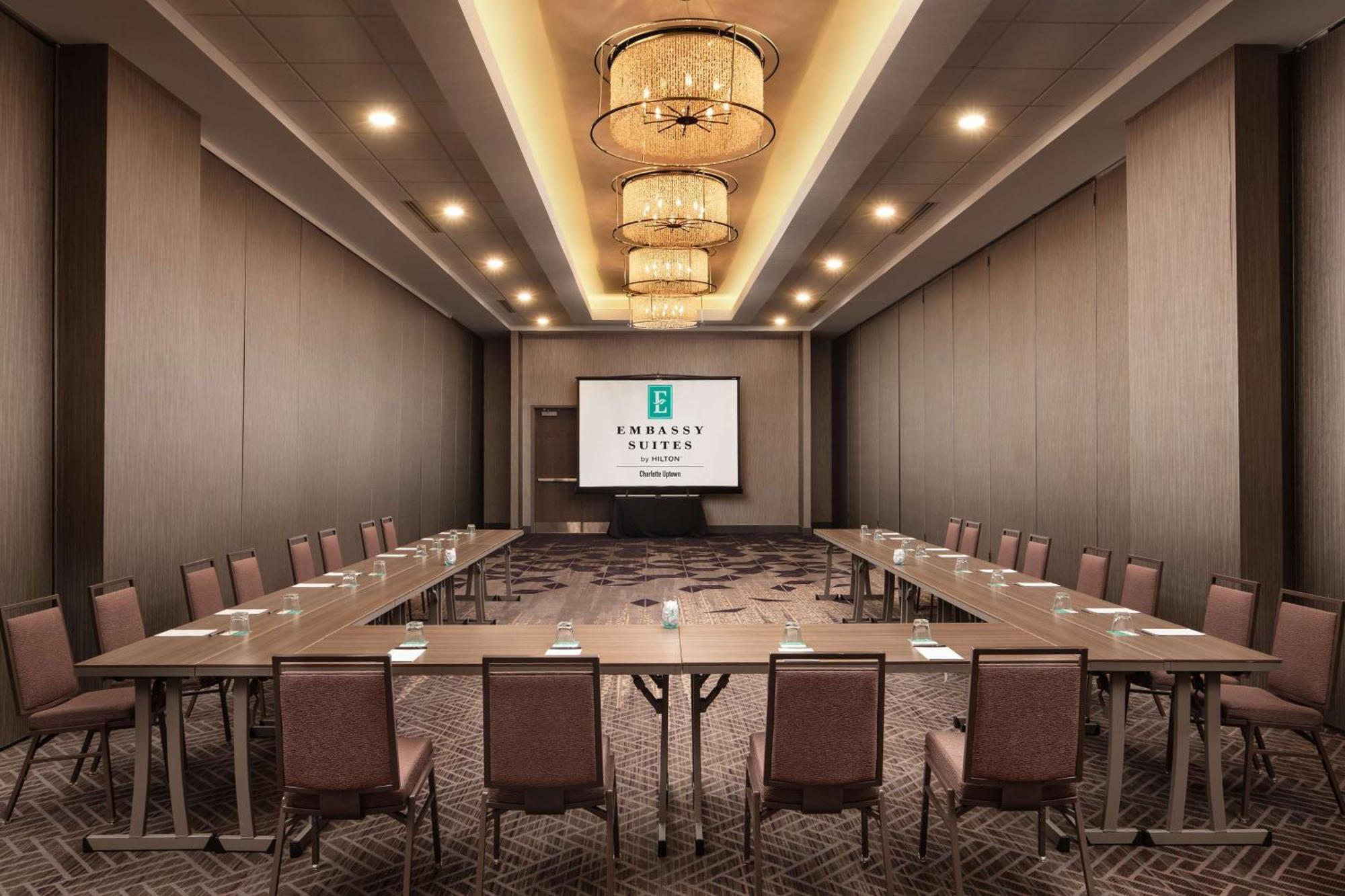 Embassy Suites By Hilton Charlotte Uptown Экстерьер фото