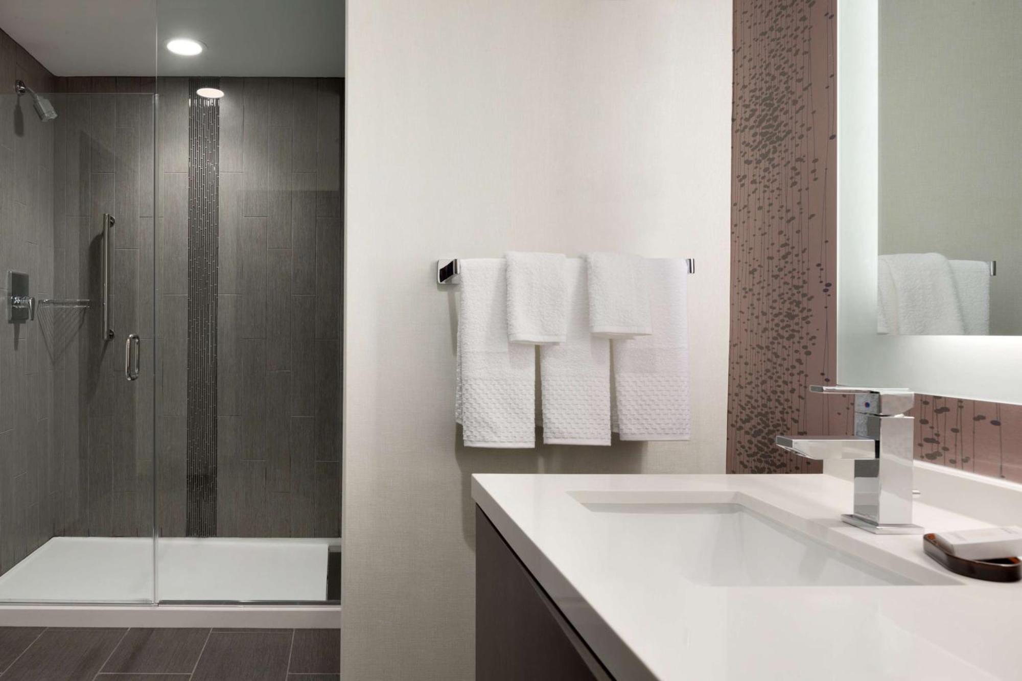 Embassy Suites By Hilton Charlotte Uptown Экстерьер фото