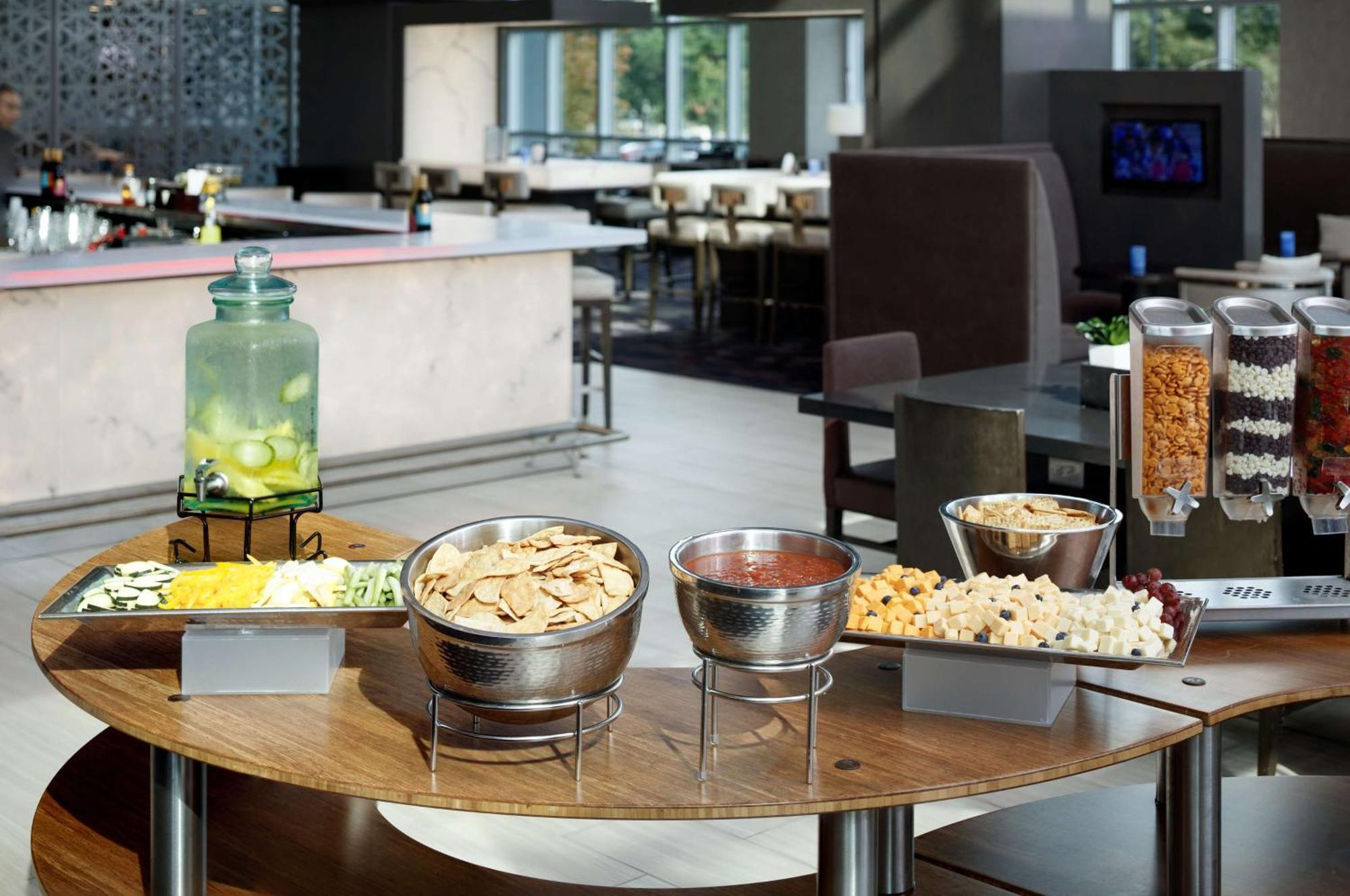 Embassy Suites By Hilton Charlotte Uptown Экстерьер фото
