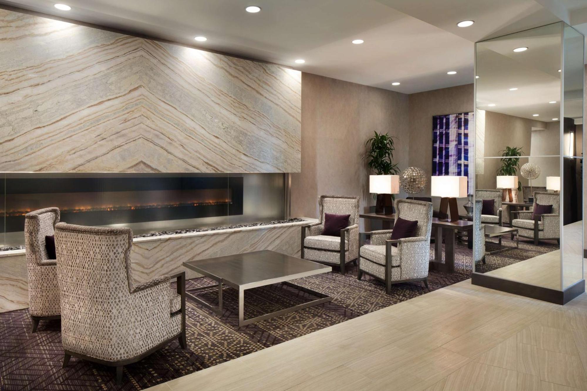 Embassy Suites By Hilton Charlotte Uptown Экстерьер фото