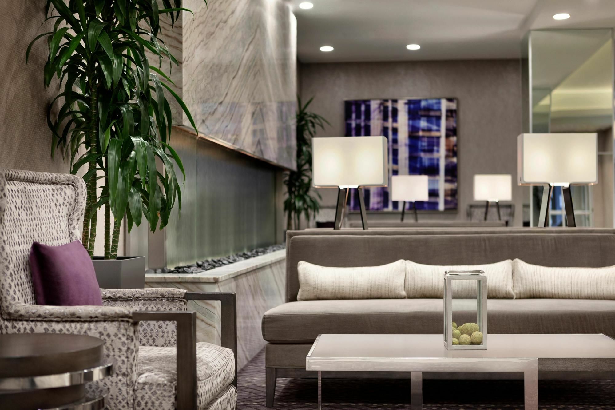 Embassy Suites By Hilton Charlotte Uptown Экстерьер фото